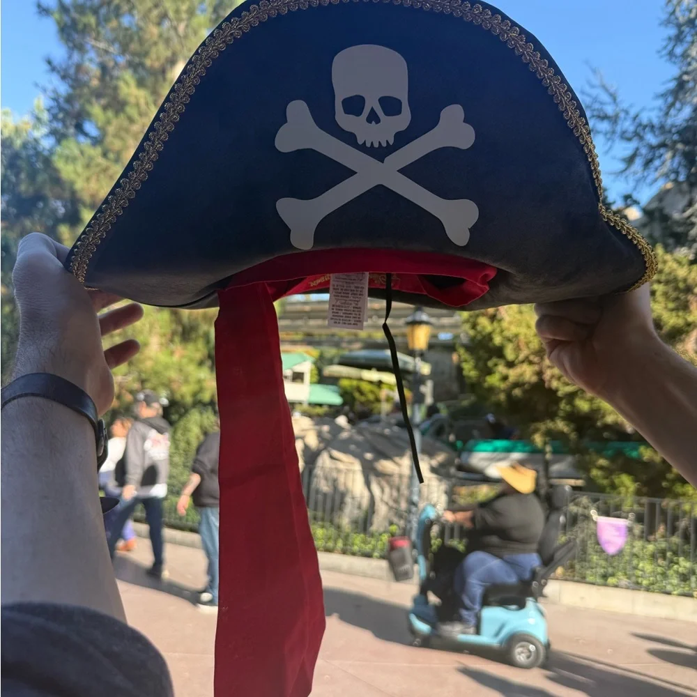 Pirates of the Caribbean Pirates Hat-one size - Picture 2 of 8
